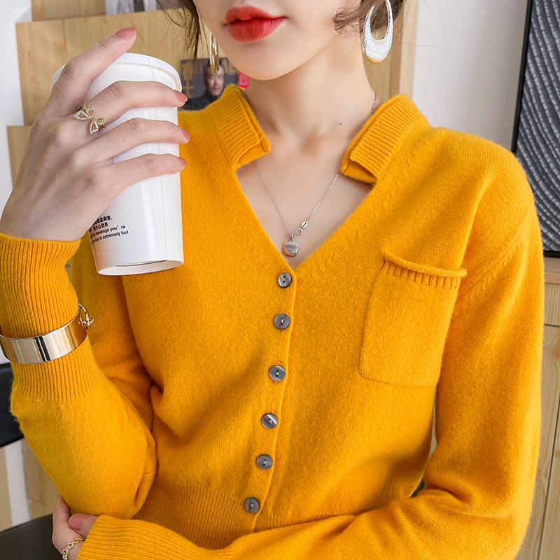 Winter Clothing Options - Cardigan boutonné en laine mérinos 100%,